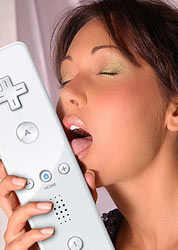 Mulher jogando o que poderia ser um “Call of Duty”.