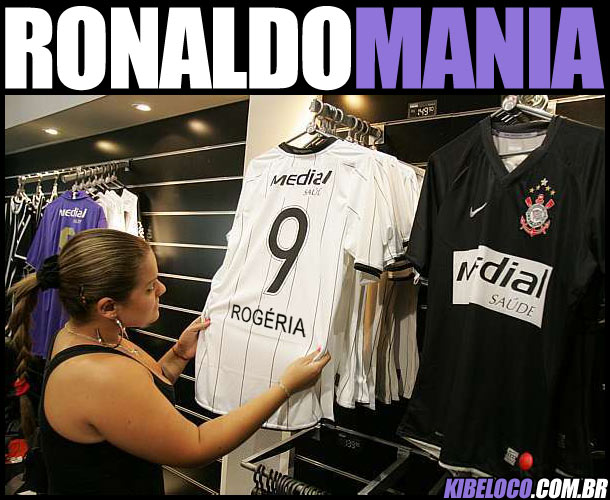 Camisas personalizadas homenageiam o Fenômeno.