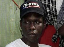 “Fazendo merda, né, moleque?”