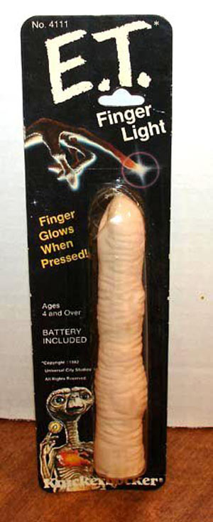 “Brilha quando pressionado – idade: 4 anos ou mais – baterias incluídas”