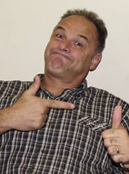 Oscar e seu bolso. Ei, Record! Quebra meu contrato também, pô!