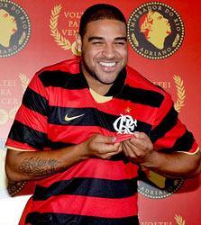 Adriano, o Homem Moranguinho.