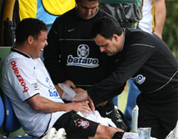 “Dá uma mãozinha aí, Doutor!”