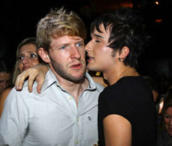 Michel-Serginho-beijo