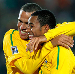 Luis-Fabiano-Robinho-Brasil-Chile