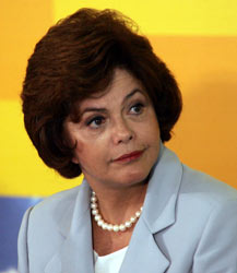 Dilma-amarelo